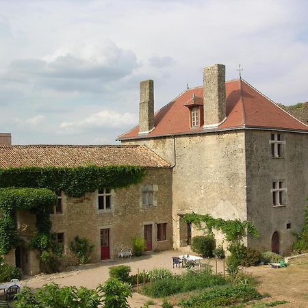 Le Vieux Chateau Airvault Dış mekan fotoğraf