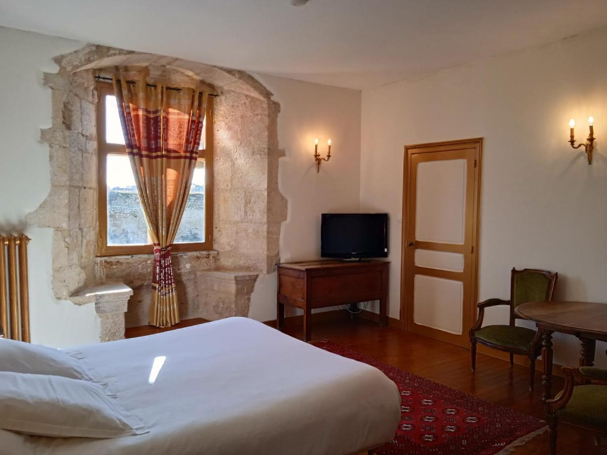Le Vieux Chateau Airvault Dış mekan fotoğraf
