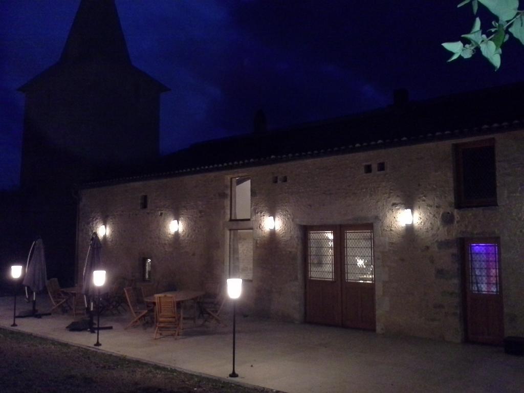 Le Vieux Chateau Airvault Dış mekan fotoğraf