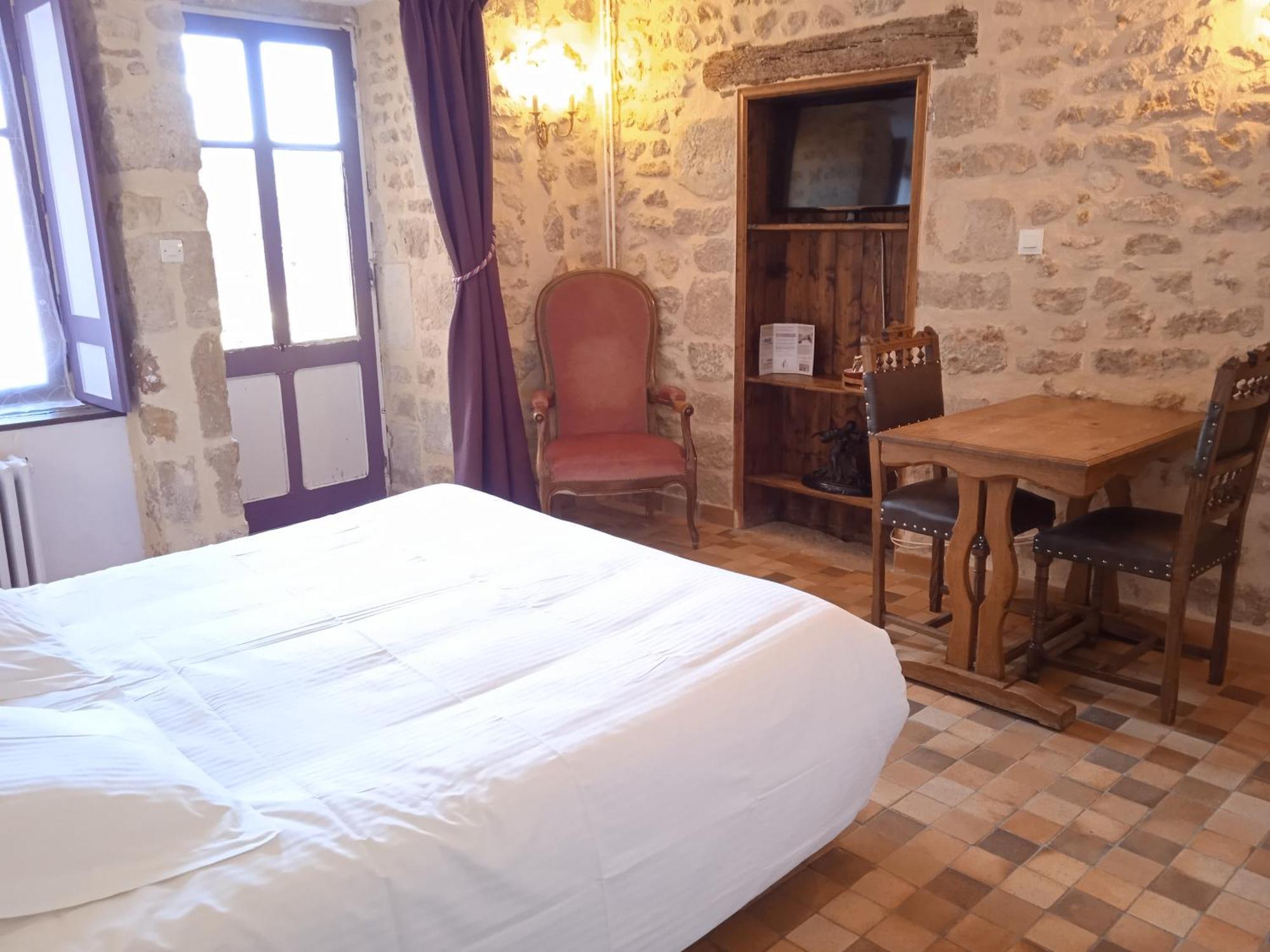 Le Vieux Chateau Airvault Dış mekan fotoğraf
