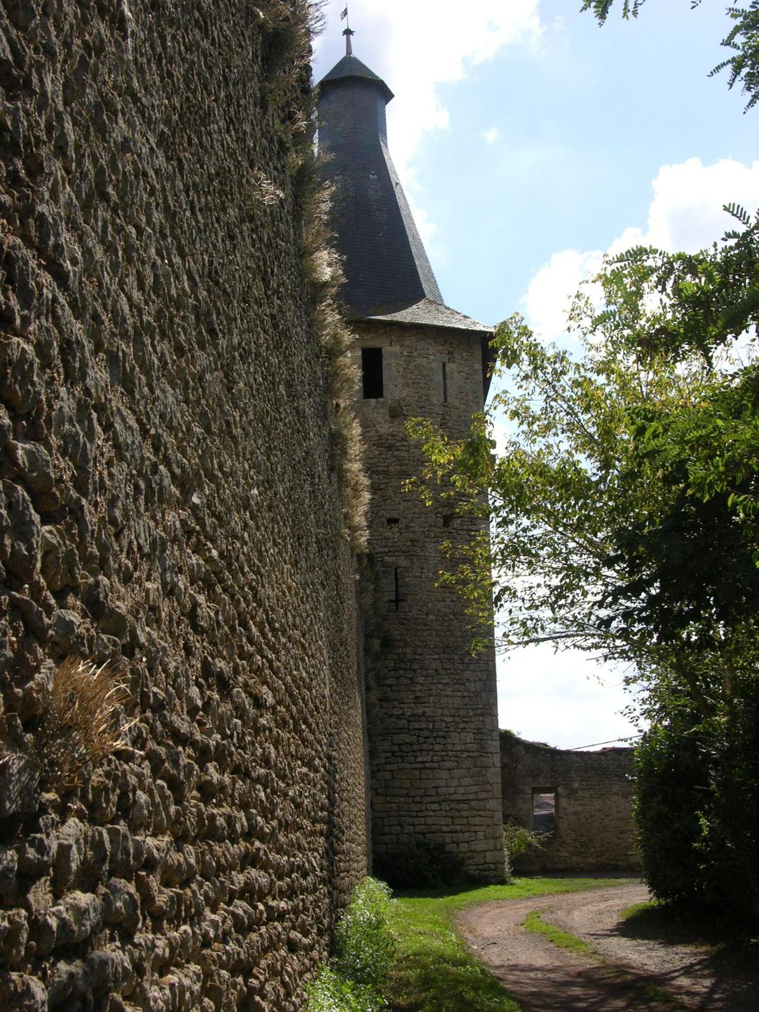 Le Vieux Chateau Airvault Dış mekan fotoğraf