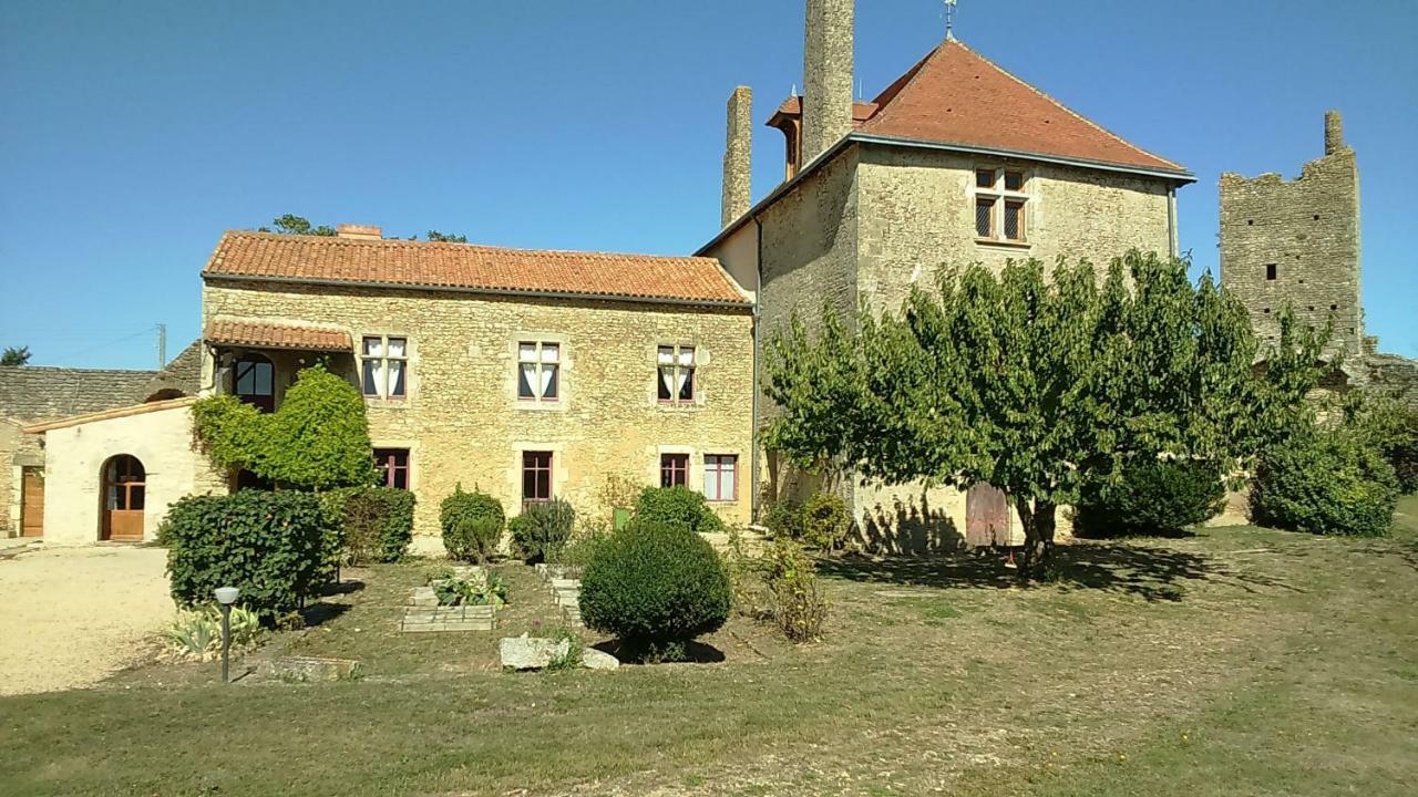 Le Vieux Chateau Airvault Dış mekan fotoğraf